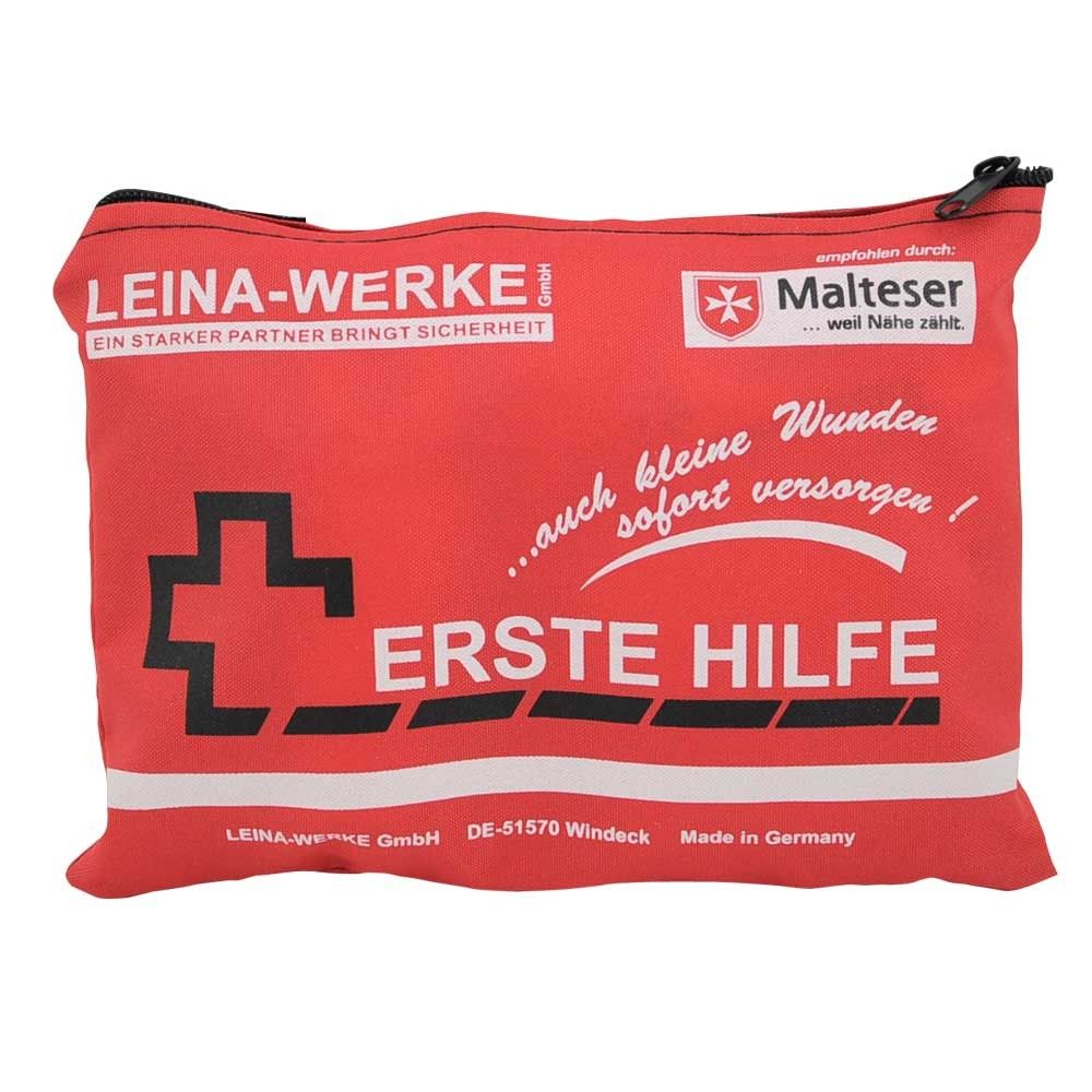 Rote Erste-Hilfe-Tasche mit Reißverschluss, Schriftzug „ERSTE HILFE“ und Malteser-Logo