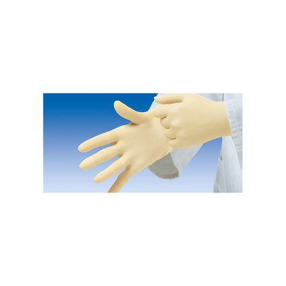 Latex-Einmalhandschuhe, beiger Farbton, glatt, an Händen getragen