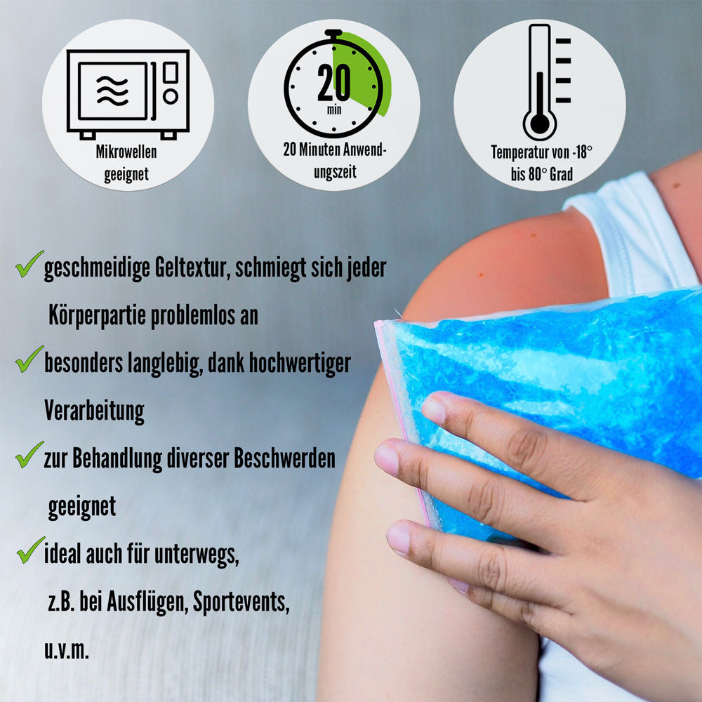 Blaue Gel-Kalt-/Warmkompresse in Folie, von Händen gehalten auf der Haut