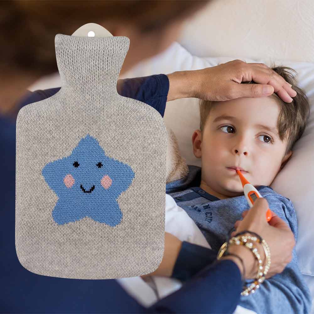 Sänger Wärmflasche 0,8 l mit grauem Strickbezug und blauem Stern-Motiv